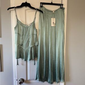 Chelsea & Violet Green Skirt Set